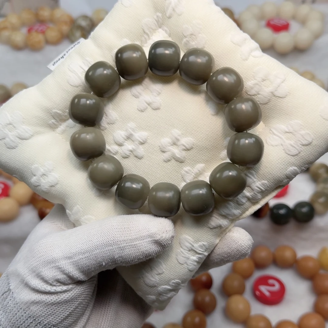 吊坠白玉菩提卡18阴皮料手工干磨老型