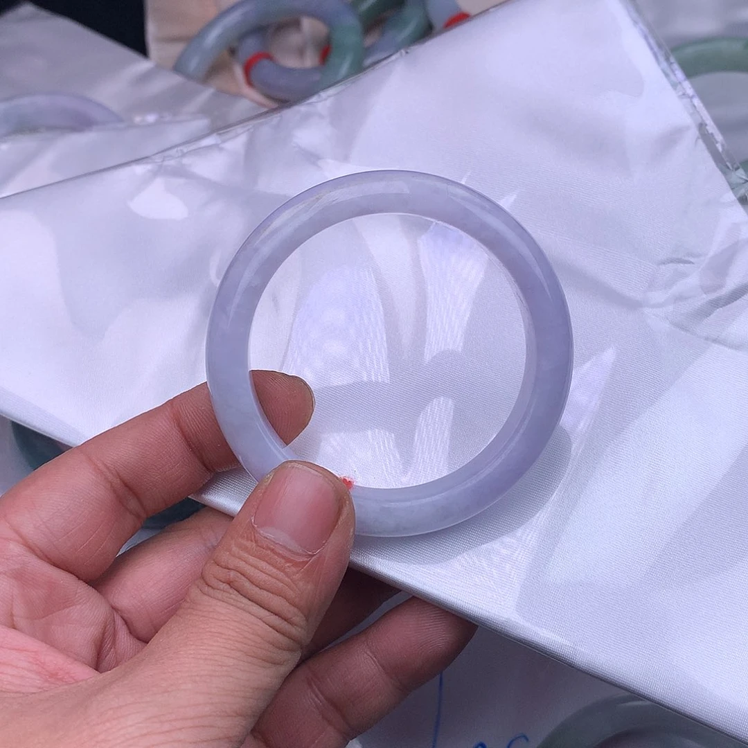 翡翠手镯未镶嵌50圈