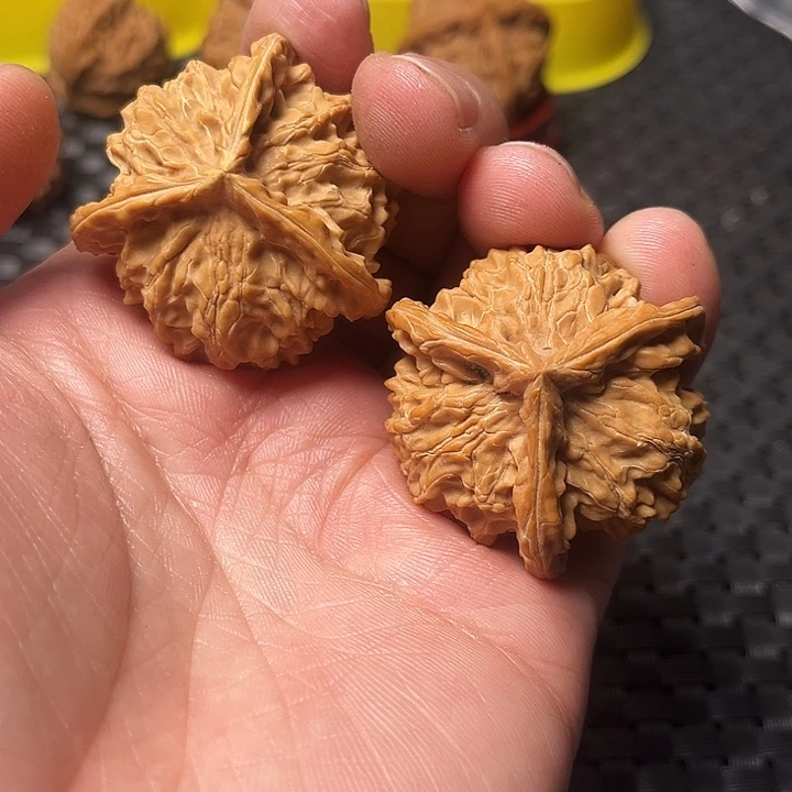 把件文玩核桃文玩核桃三棱核桃盘山核桃