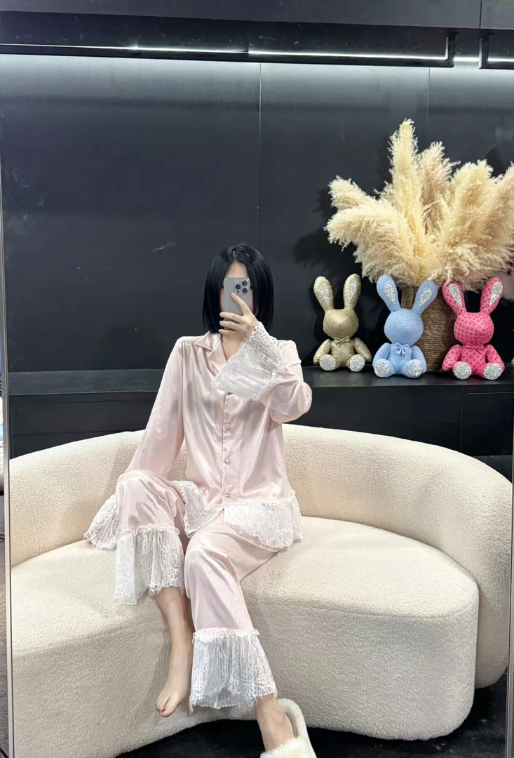 韩版四季新款简约气质舒适厚款长袖设计师款时尚套装