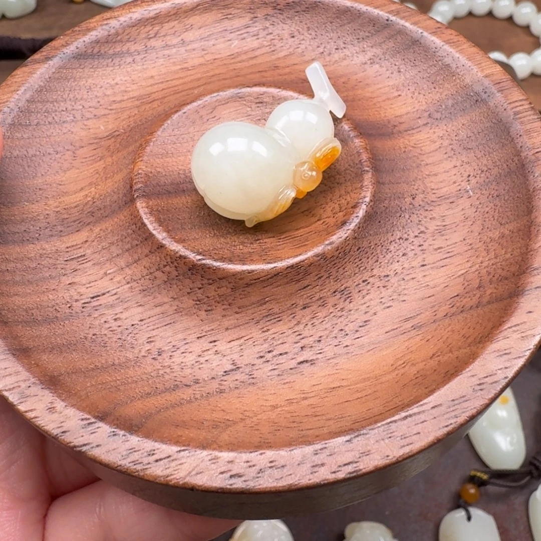 和田玉（子料）未镶嵌颈饰籽料葫芦