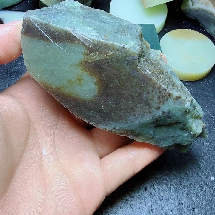 和田玉（糖玉）未镶嵌珠宝奇石