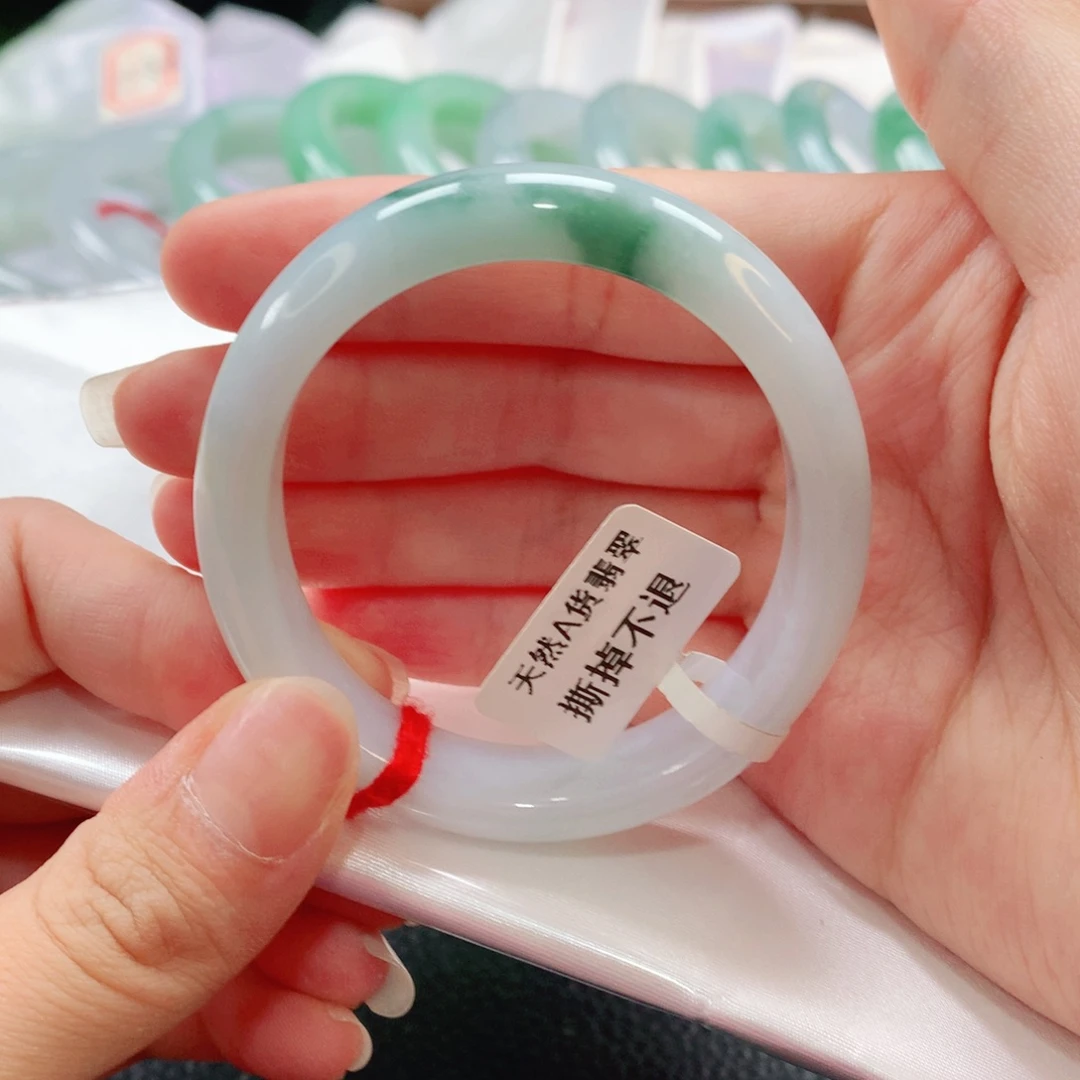 翡翠手镯未镶嵌50贵妃福利镯