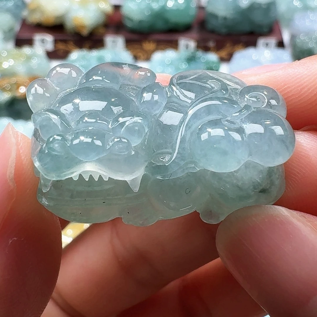 翡翠挂件未镶嵌貔貅