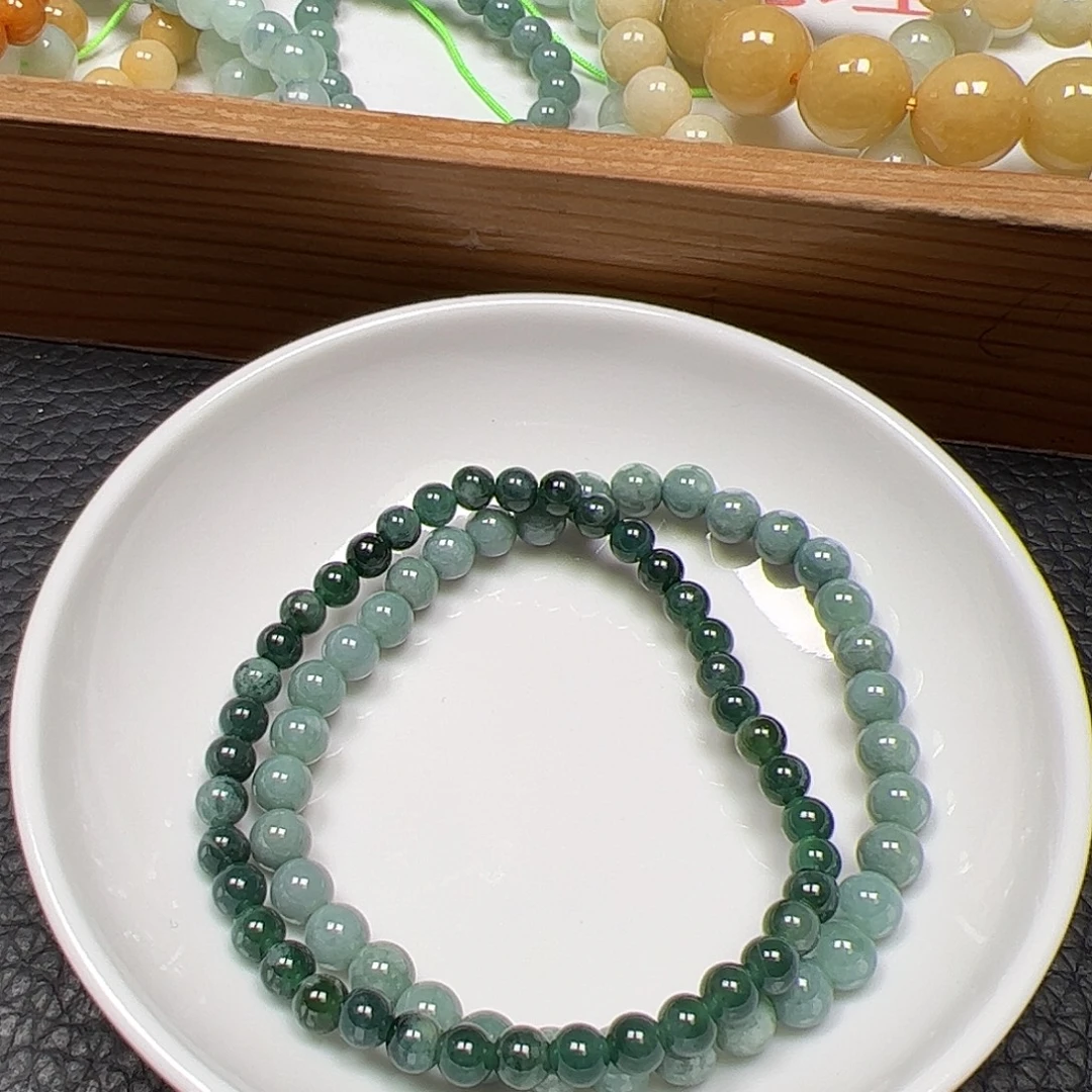 昙***煜翡翠散珠货主老年卡4+，5+