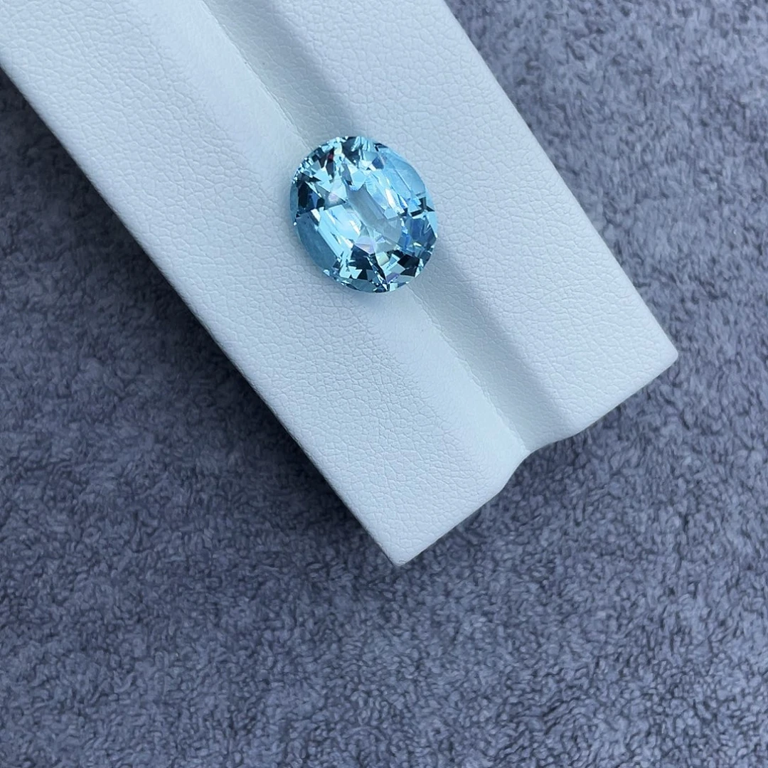 海蓝宝石裸石6Ct。