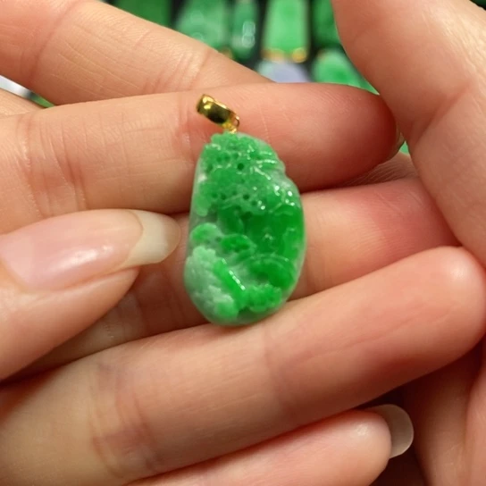 颈饰未镶嵌翡翠吊坠