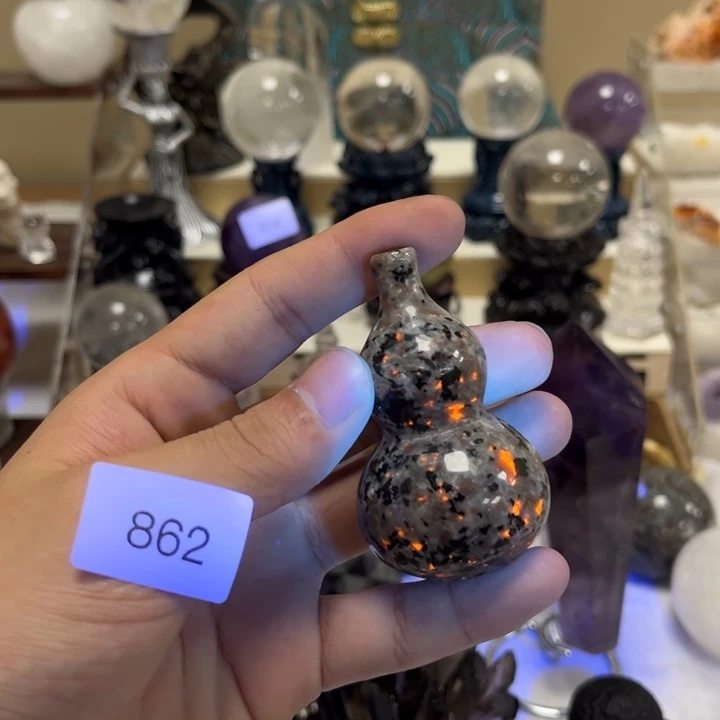 未镶嵌水晶大型摆件（非配饰）