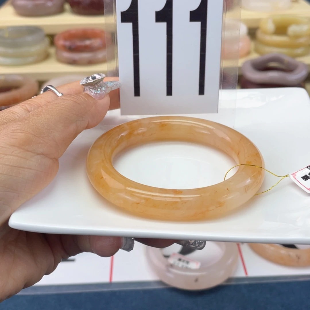 未镶嵌手镯石英岩玉