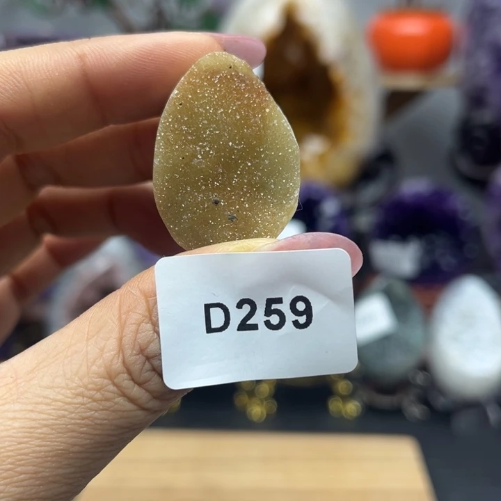 未镶嵌水晶大型摆件（非配饰）