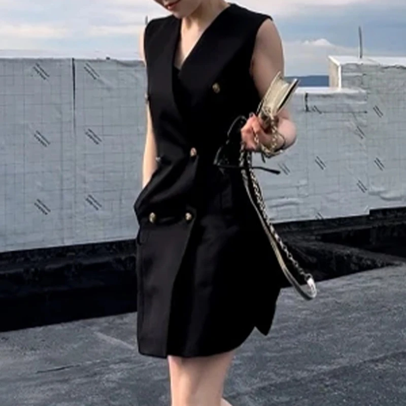 2025夏季新款设计感一字肩V领短裙韩版小众气质宽松显瘦连衣裙