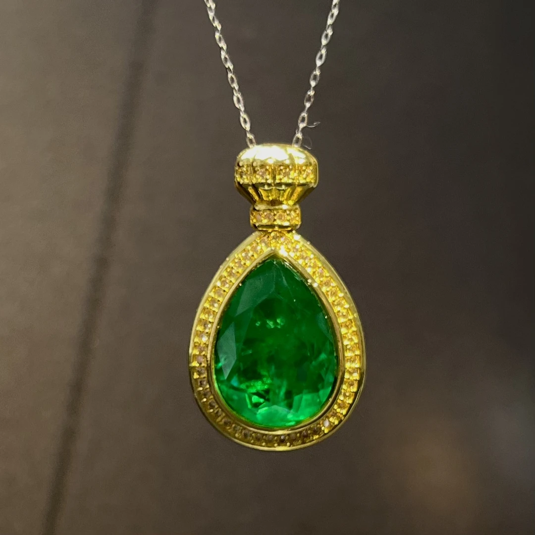 培育祖母绿森林之眼-异型切祖母绿吊坠