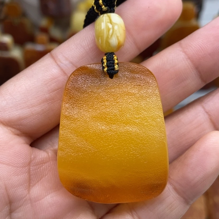 【闪购商品】琥珀颈饰未镶嵌