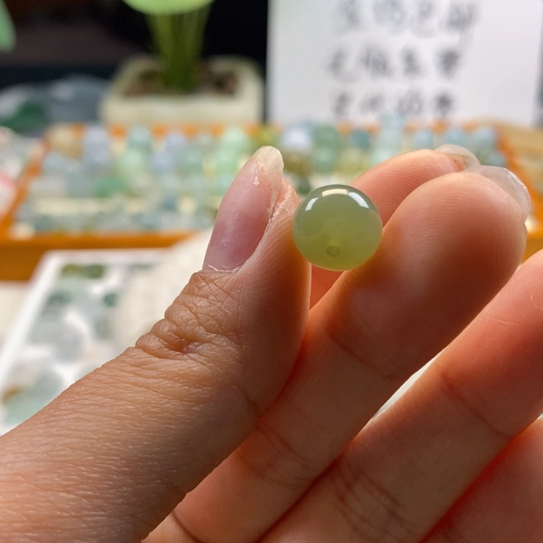 翡翠散珠?****?天然翡翠秋香色10×8.1