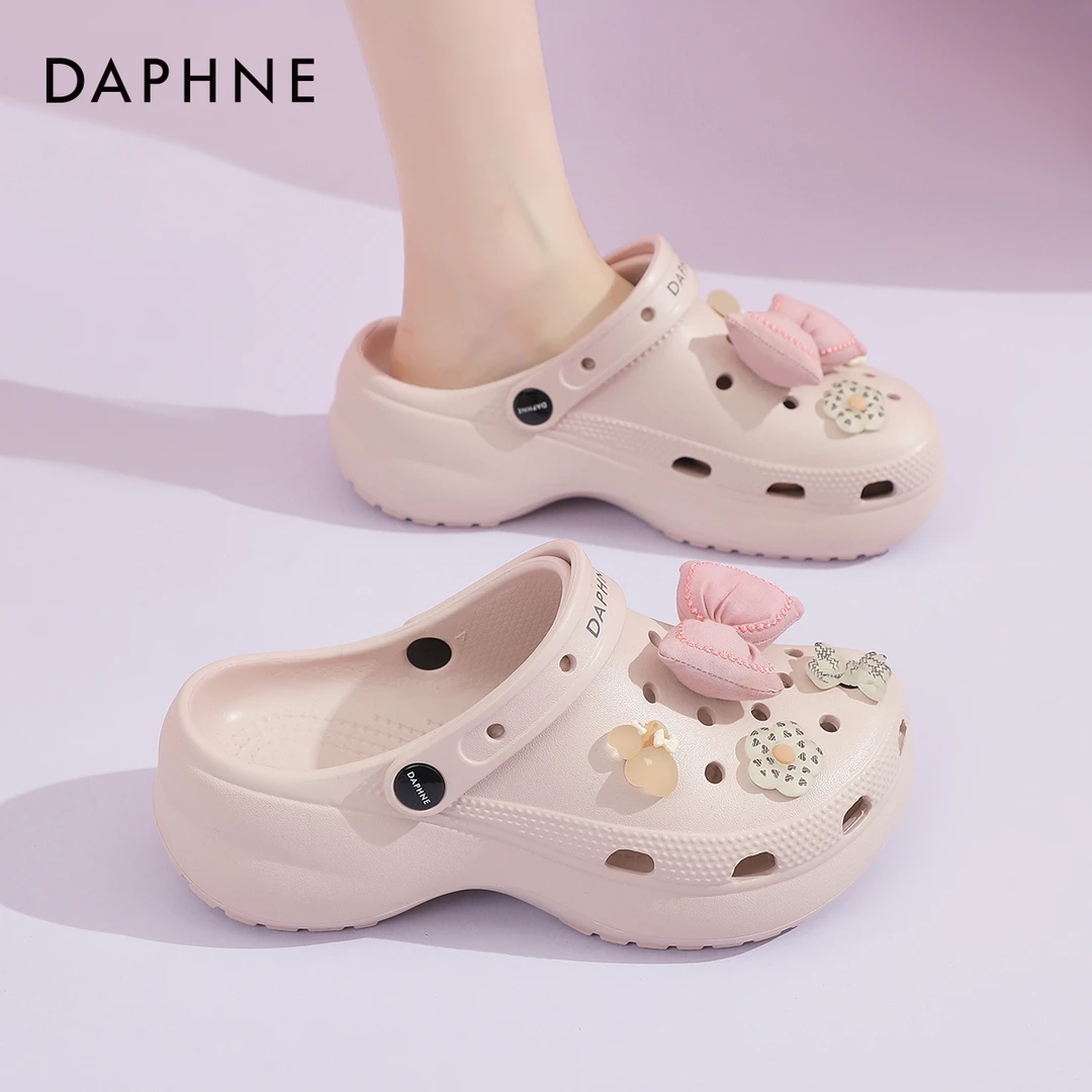 达芙妮洞洞鞋女款2025新款夏季外穿厚底增高沙滩拖鞋防滑软底凉鞋