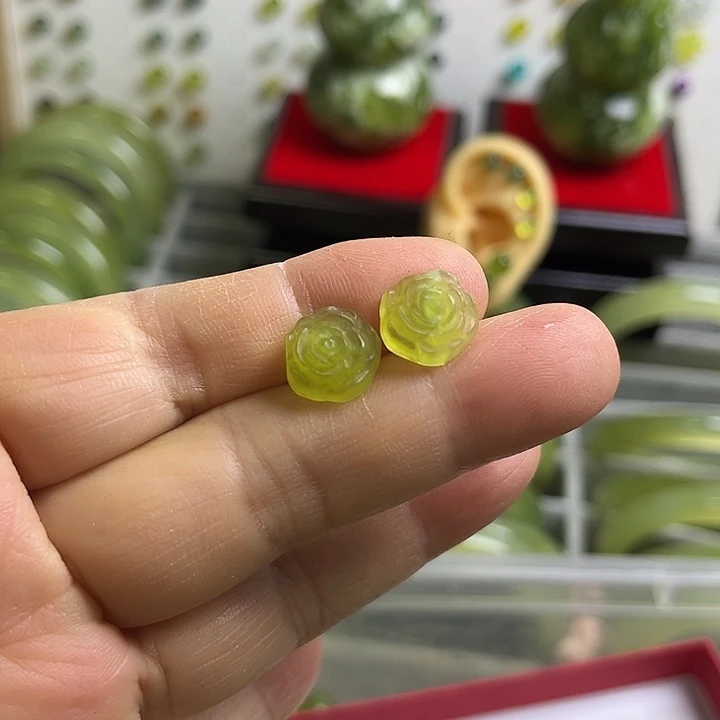 合金蛇纹石玉颈饰