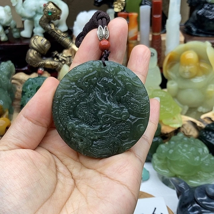 想***和田玉未镶嵌颈饰