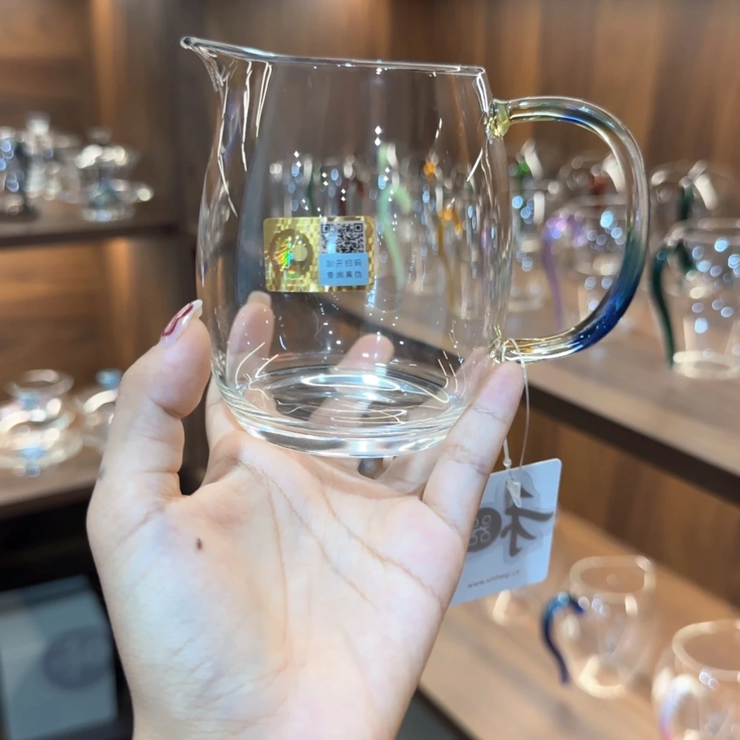 禾器澄然迷翠。。。。