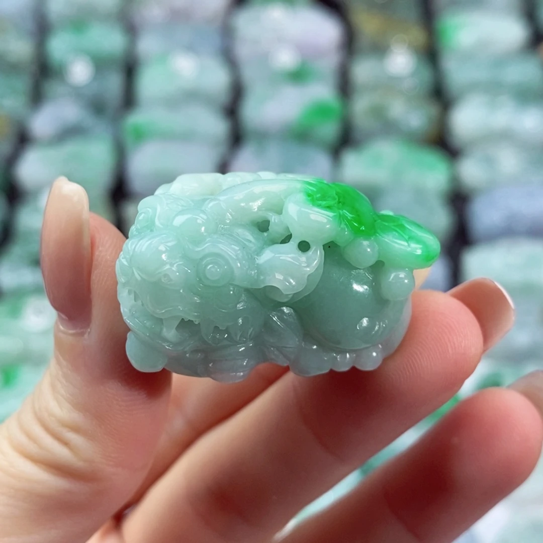 颈饰未镶嵌翡翠天然