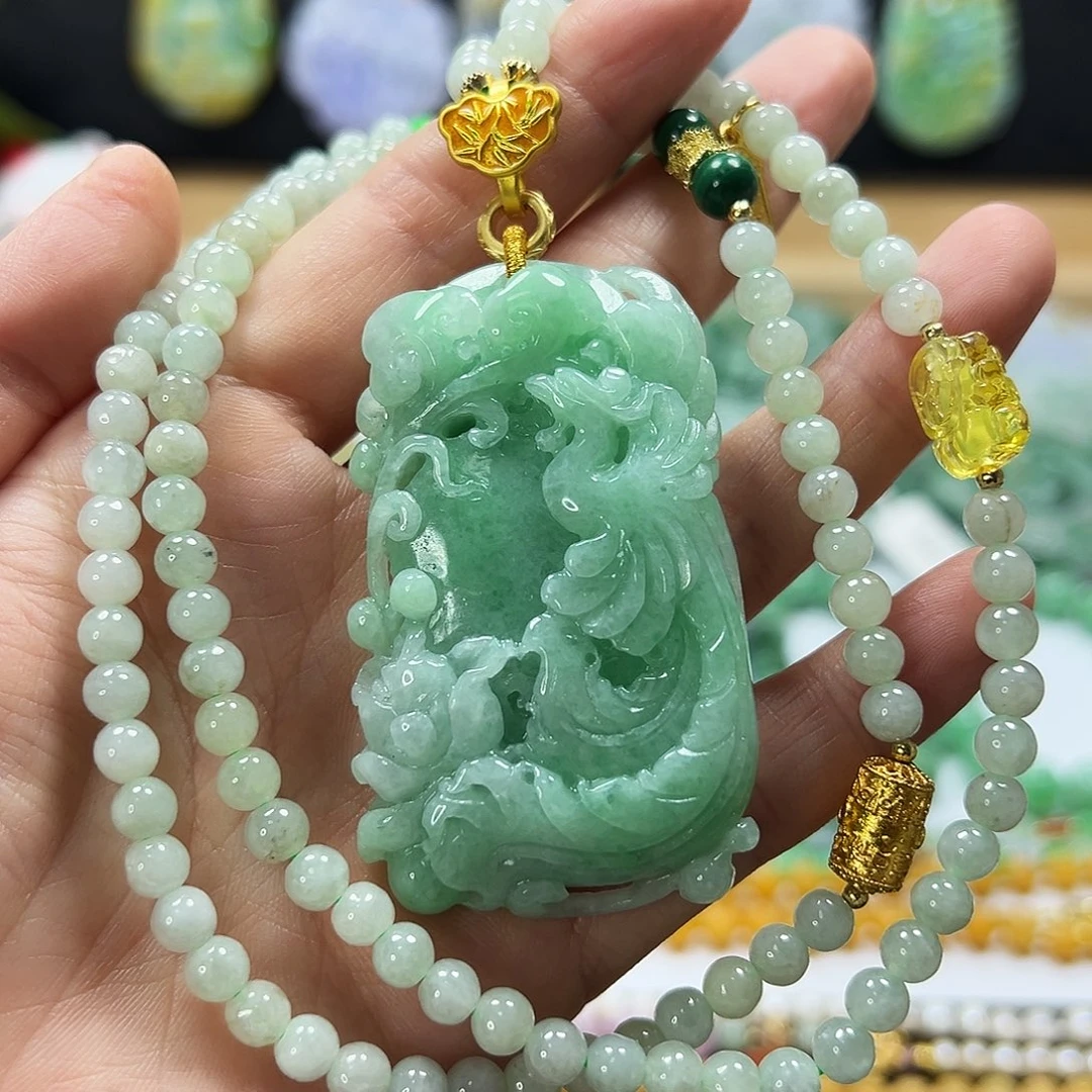 翡翠未镶嵌颈饰吊坠