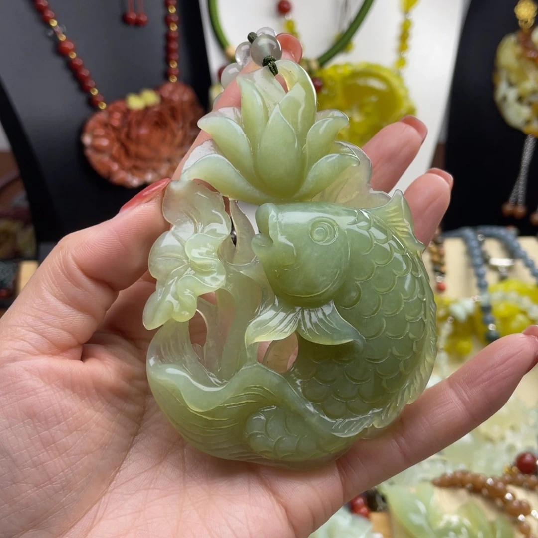 未镶嵌蛇纹石玉颈饰