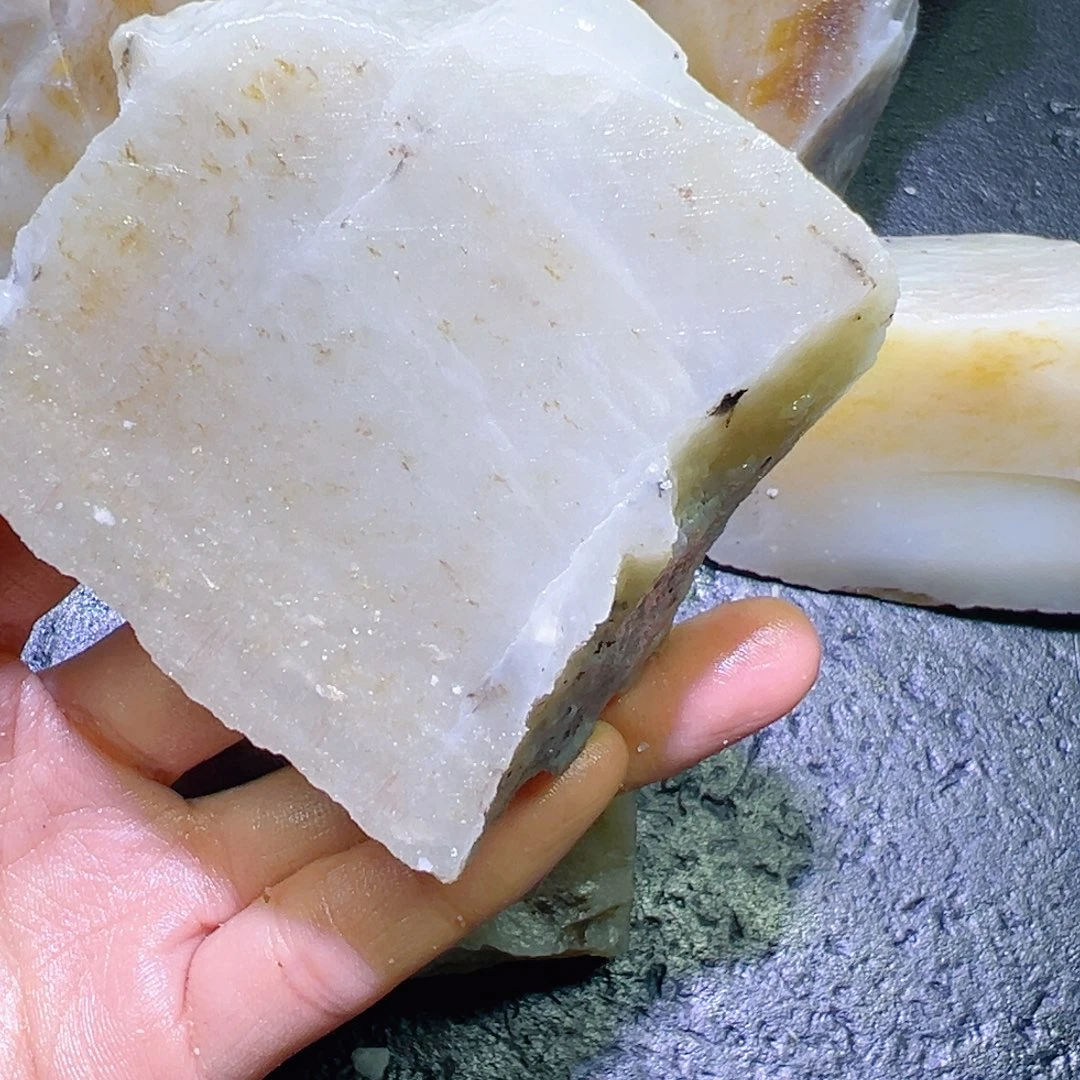 和田玉未镶嵌珠宝半成品