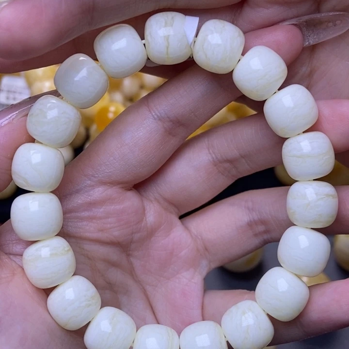 裸石琥珀未镶嵌12