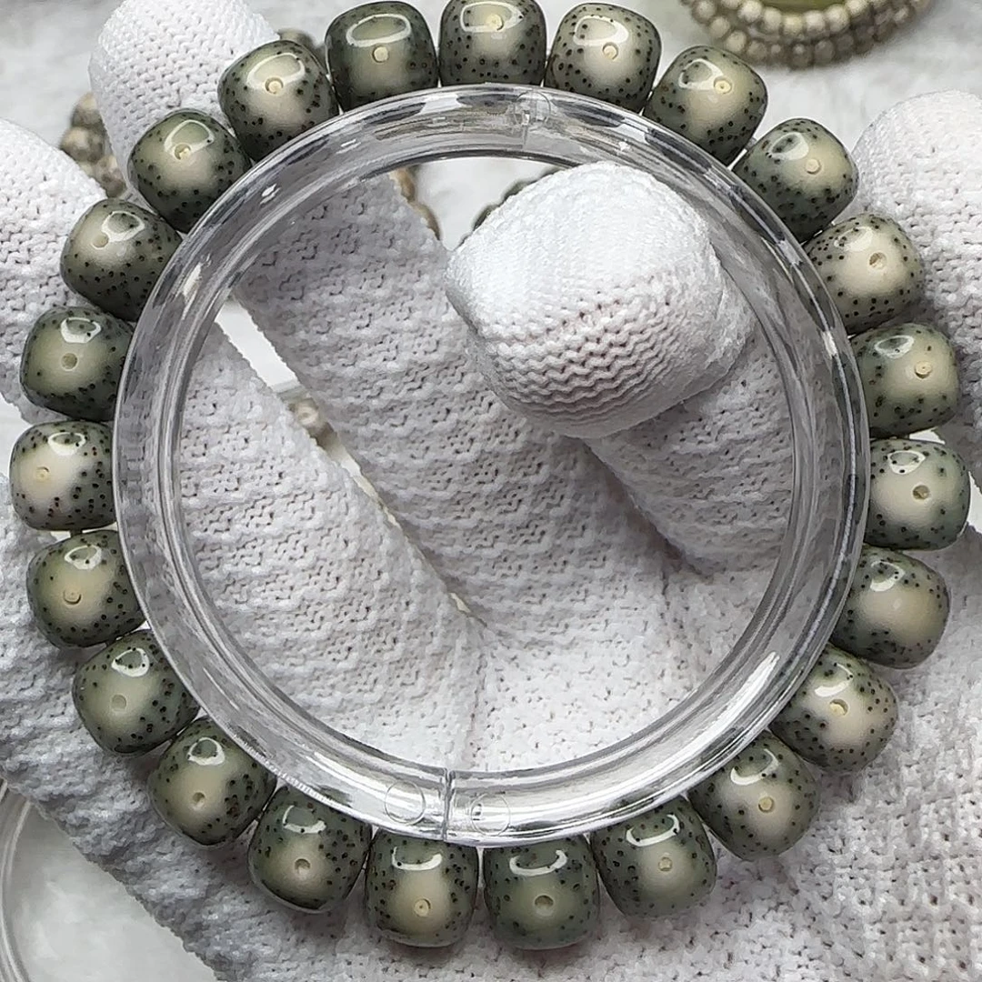 a***b星月菩提吊坠绿包白大眼睛