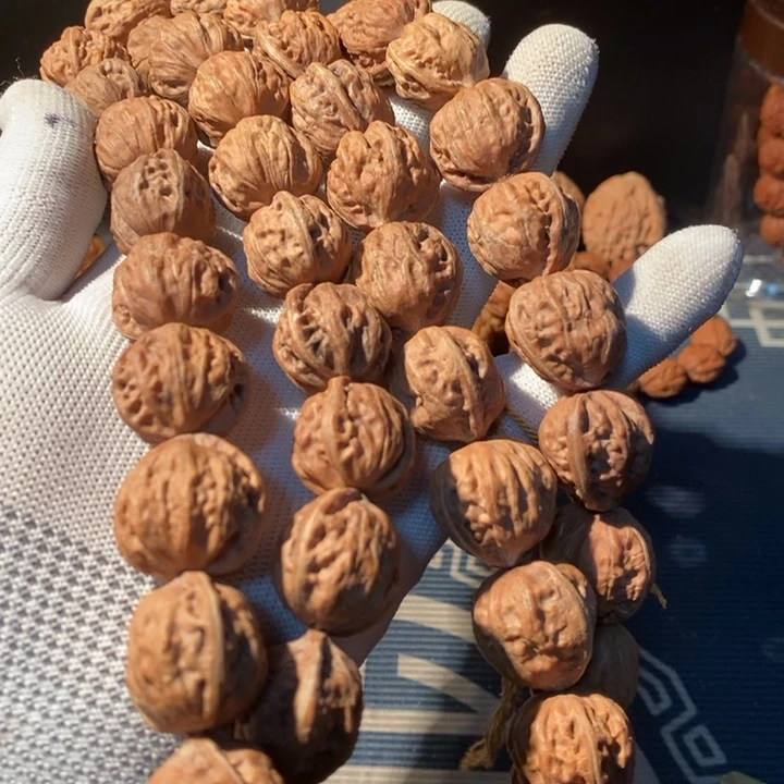 文玩核桃手串……34