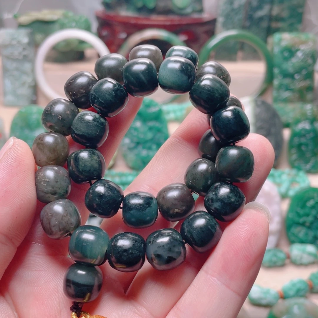 独山玉未镶嵌颈饰