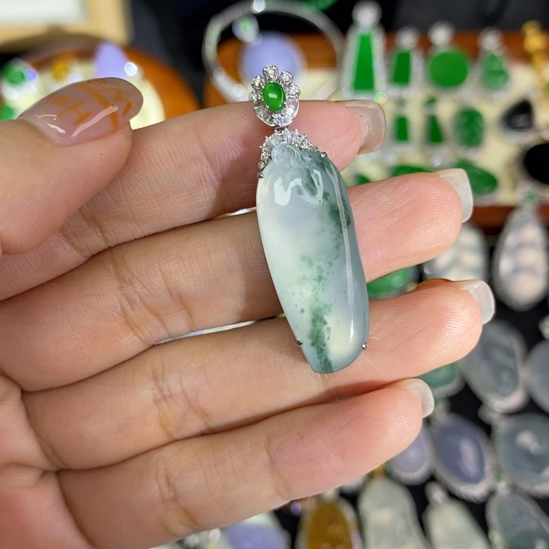 翡翠18K金镶嵌颈饰A货翡翠