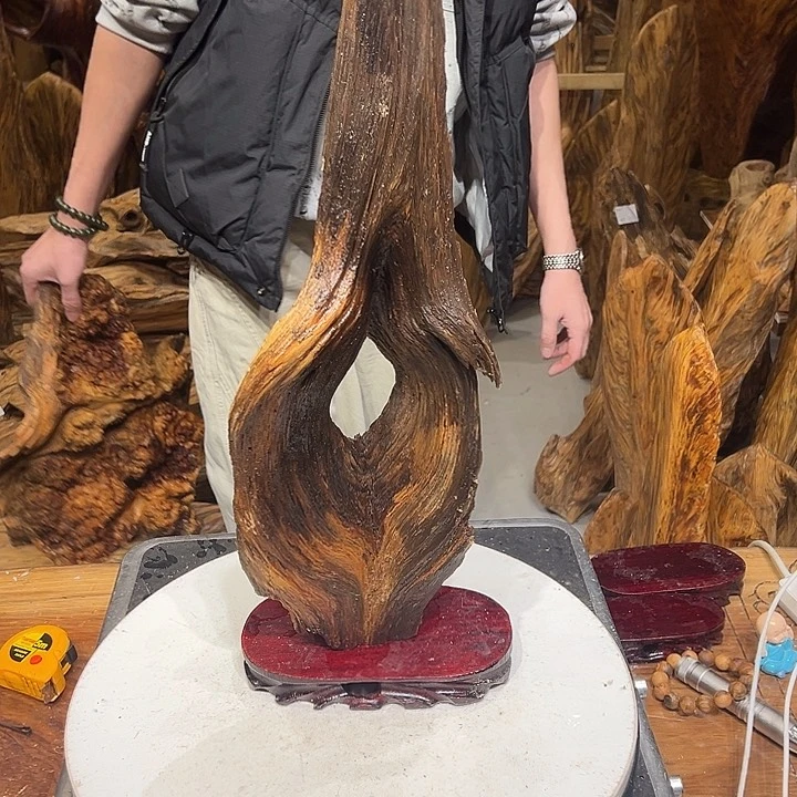 松木（琥珀木）家**妻