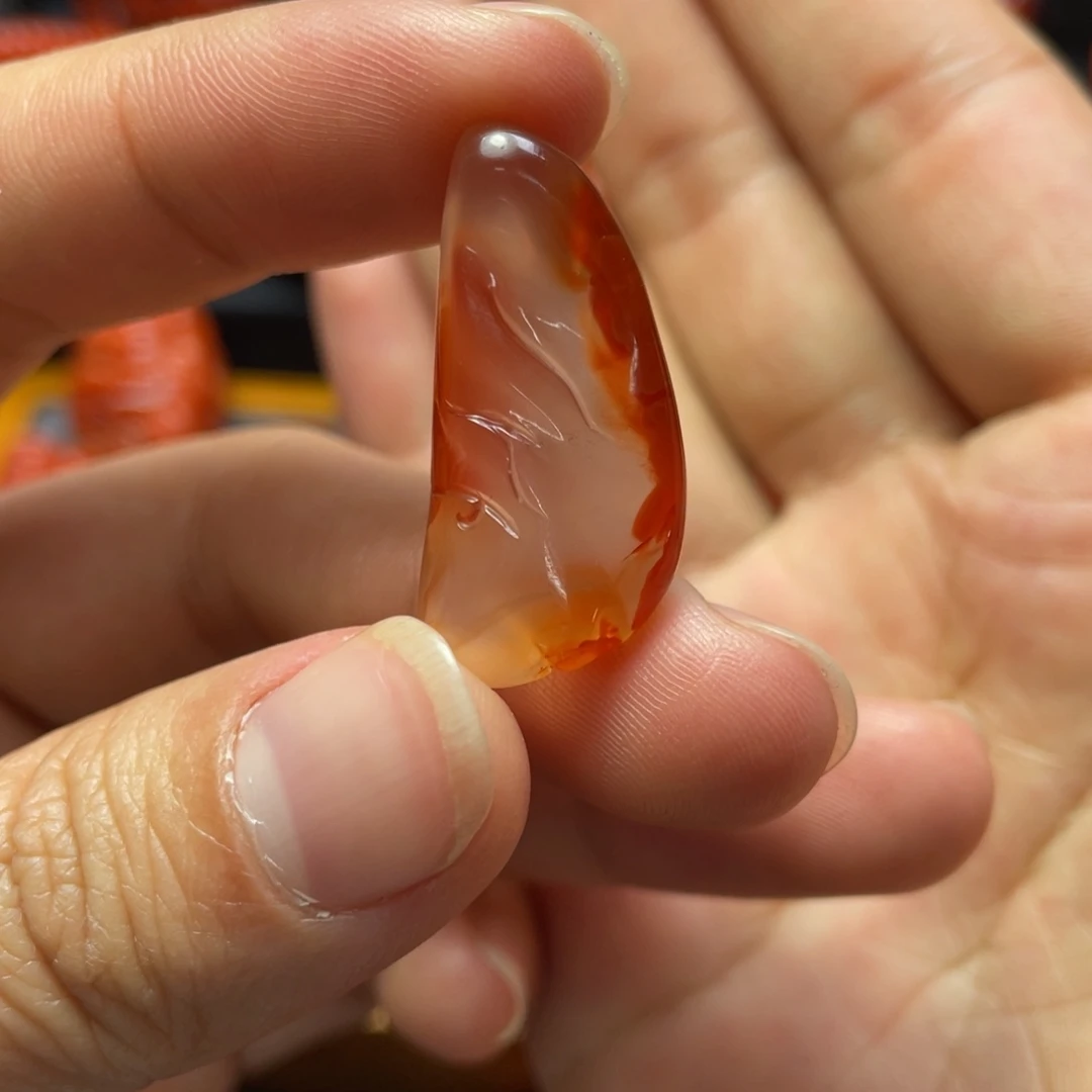 南红玛瑙未镶嵌颈饰干掌冰飘随形吊坠4.6g