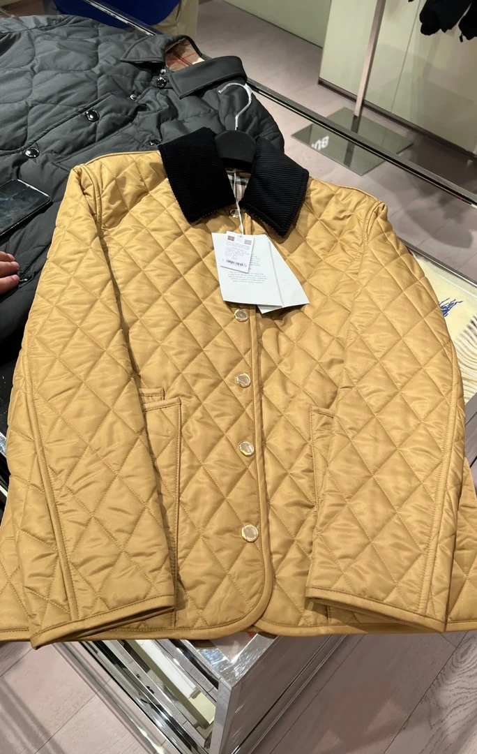 未使用 BURBERRY/博柏利 女款灯芯绒翻领棉服外套黄金甲 96355