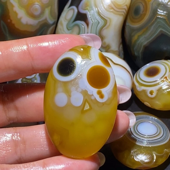 玛瑙/玉髓未镶嵌珠宝奇石73