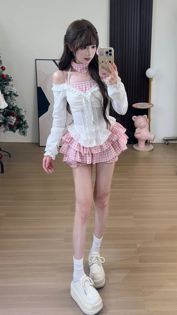 小松奈奈 长袖挂脖一字肩两穿白色上衣送领巾+粉色格纹蛋糕裙
