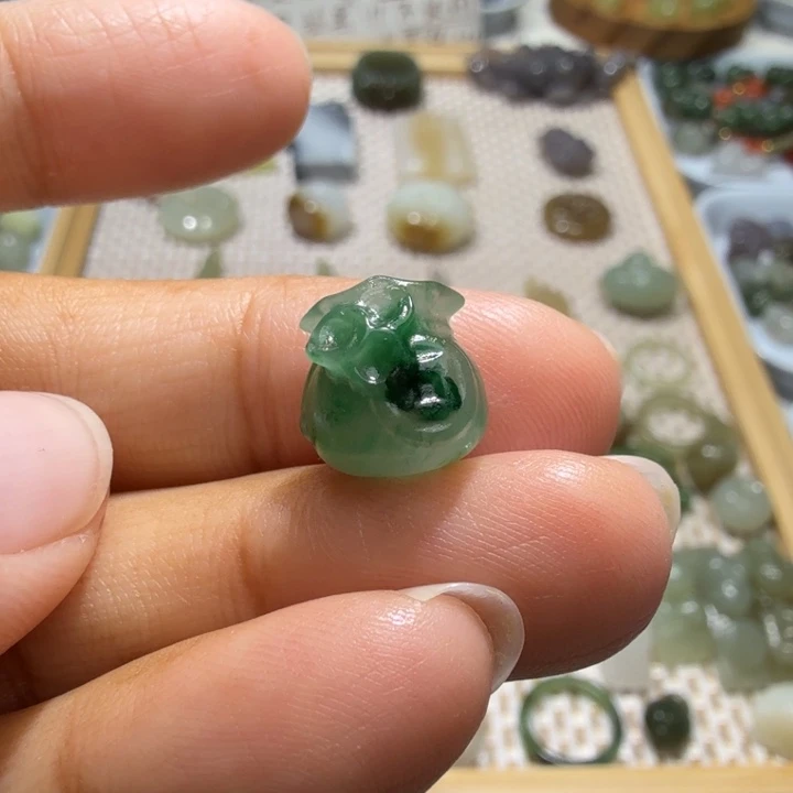 和田玉未镶嵌珠宝半成品