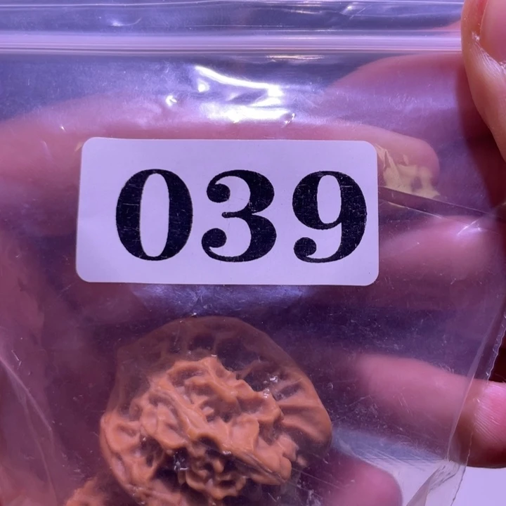 文玩核桃吊坠039盘山奔34尺