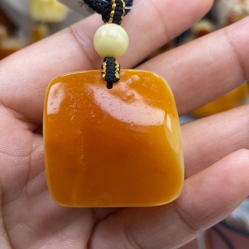 【闪购商品】琥珀颈饰未镶嵌