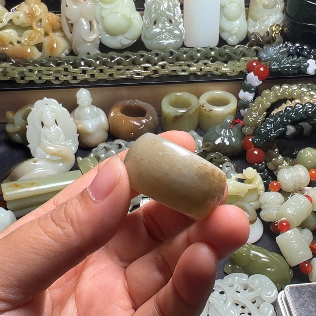 和田玉（糖玉）未镶嵌颈饰