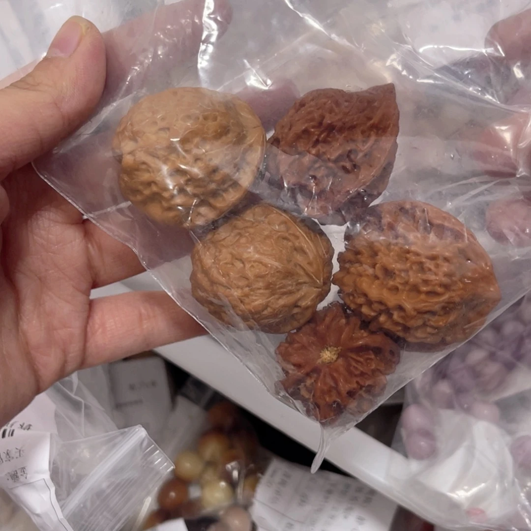 白玉菩提吊坠a/12mm/4微瑕不售后锅底