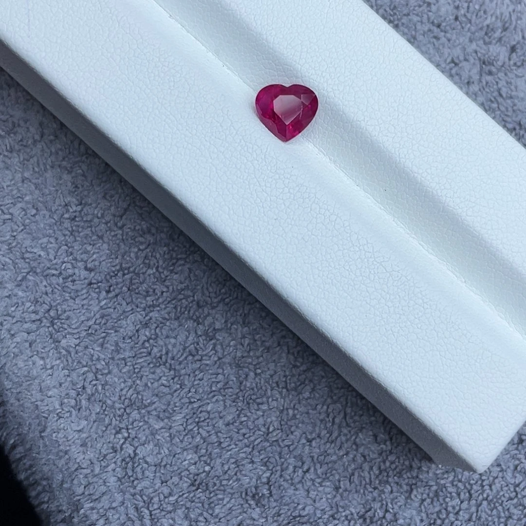 红宝石裸石1.36Ct