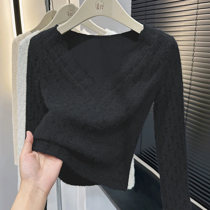 黑色磨毛V领波浪边短款上衣秋季新款漂亮花纹长袖内搭打底衫T恤女