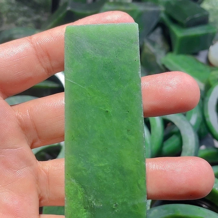 和田玉（碧玉）未镶嵌手镯