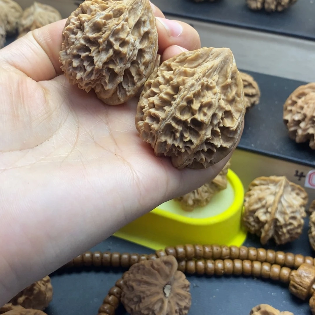 桃核吊坠S****I秦岭大耳朵41