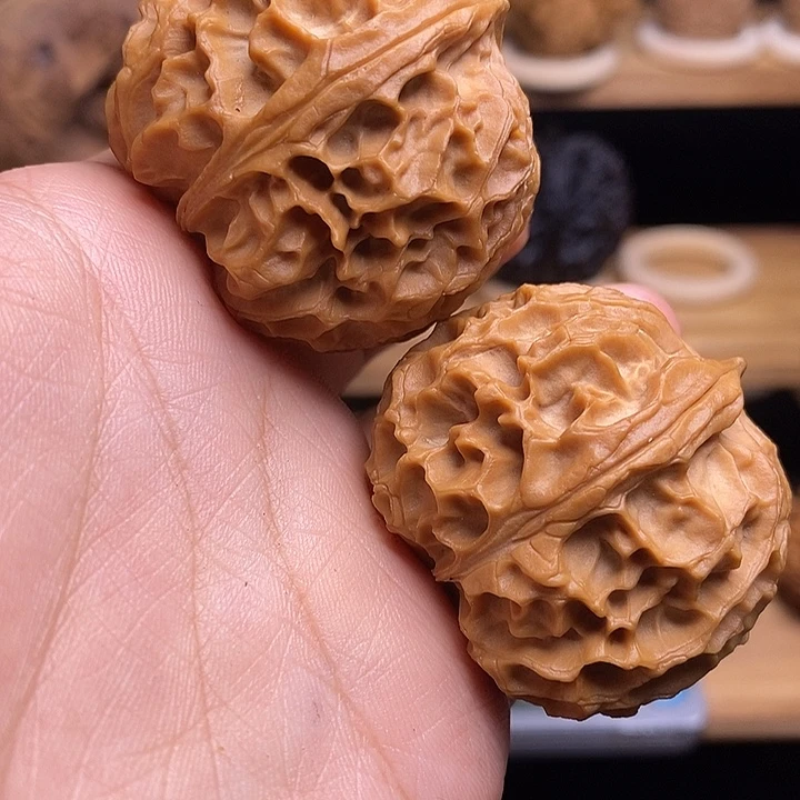 文玩核桃吊坠凤凰牡丹43