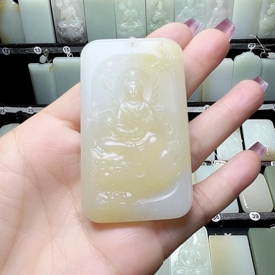 和田玉未镶嵌颈饰?****