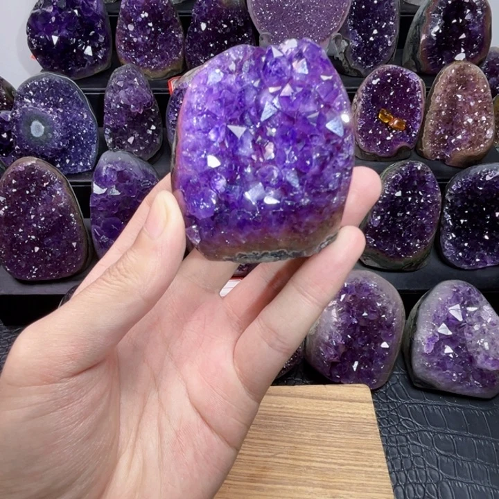 紫晶未镶嵌大型摆件（非配饰）