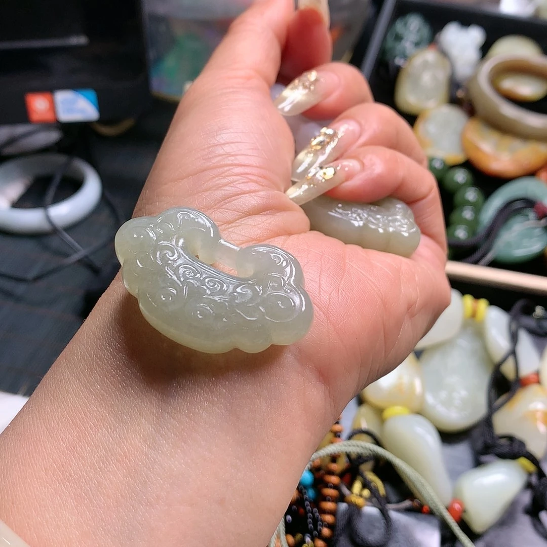 和田玉吊坠未镶嵌l****?