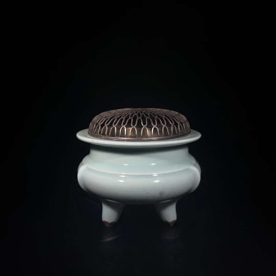 HZ97161青瓷三足炉带盖/朵云轩